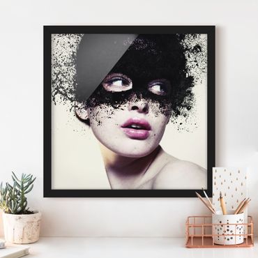 Bild mit Rahmen - Das Mädchen mit der schwarzen Maske - Quadrat 1:1