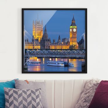 Bild mit Rahmen - Big Ben und Westminster Palace in London bei Nacht - Quadrat 1:1