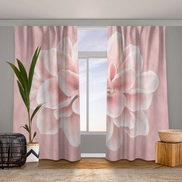 Gardiner - Dahlia Pink Blush Flower Centered
