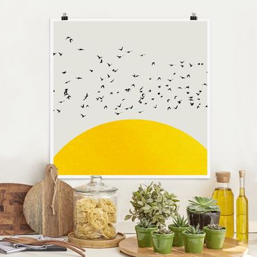 Poster - Vogelschwarm vor gelber Sonne - Quadrat 1:1