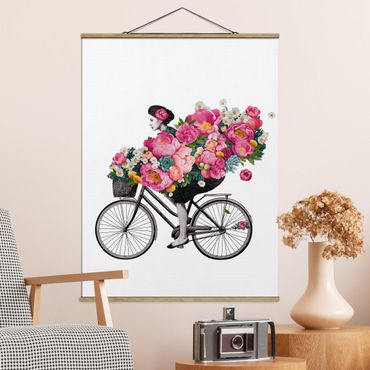 Stoffbild mit Posterleisten - Laura Graves - Illustration Frau auf Fahrrad Collage bunte Blumen - Hochformat 3:4