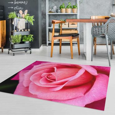 Vinyl-Teppich - Pinke Rosenblüte vor Grün - Hochformat 3:4