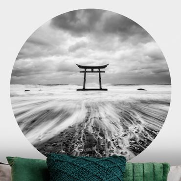 Runde Tapete selbstklebend - Japanisches Torii im Meer
