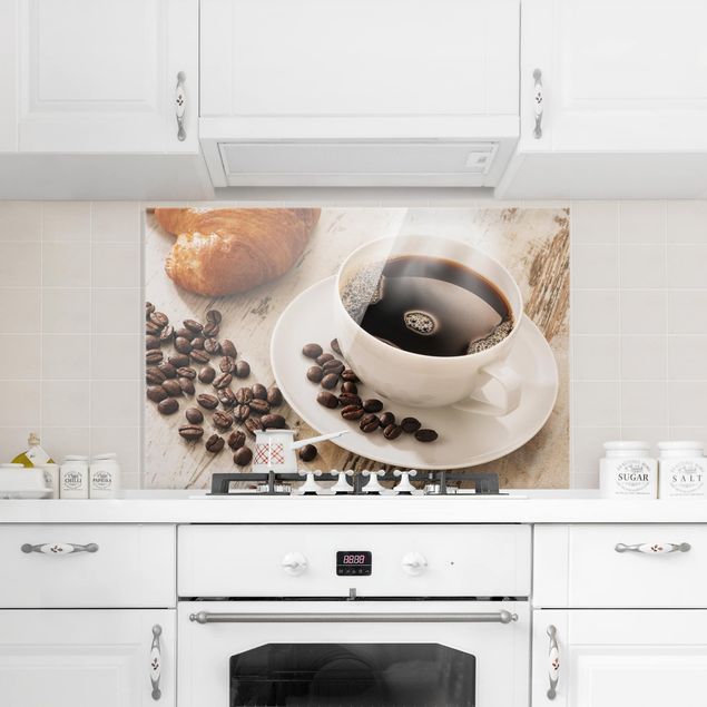 stänkskydd kök glas Steaming Coffee Cup With Coffee Beans