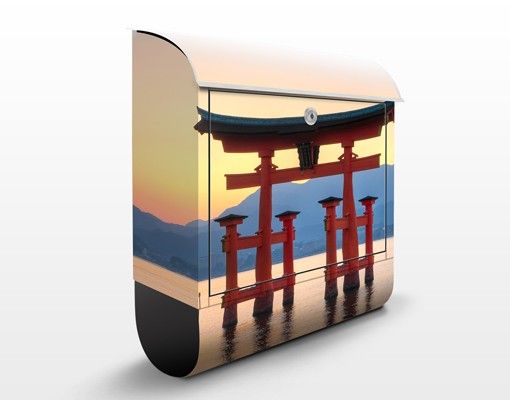 Brevlådor landskap Torii At Itsukushima