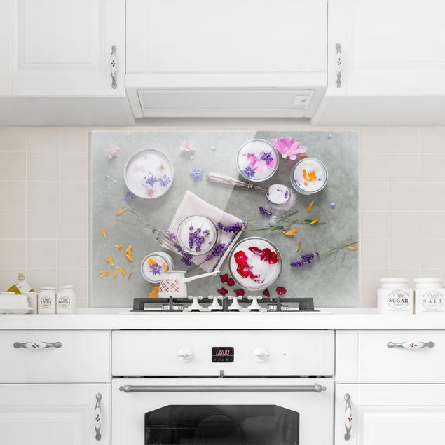 Stänkskydd kök glas kryddor och örter Edible Flowers With Lavender Sugar