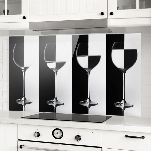 Kök dekoration Wine Glasses In Black & White