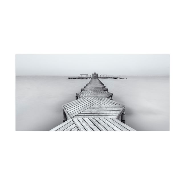 moderna mattor Wooden Pier And Black And White