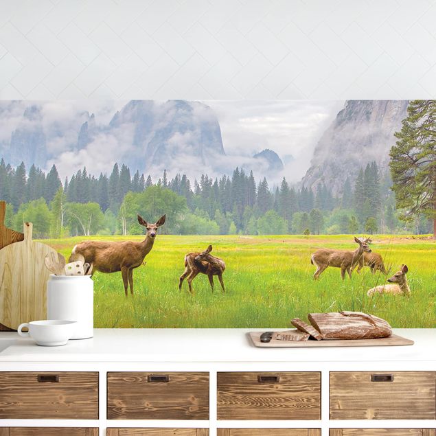 Kök dekoration Deer In The Mountains