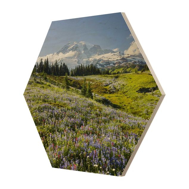 Hexagonala tavlor Mountain Meadow With Red Flowers in Front of Mt. Rainier