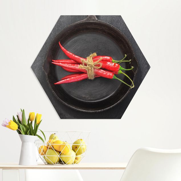 Kök dekoration Red Chili Bundles In Pan On Slate