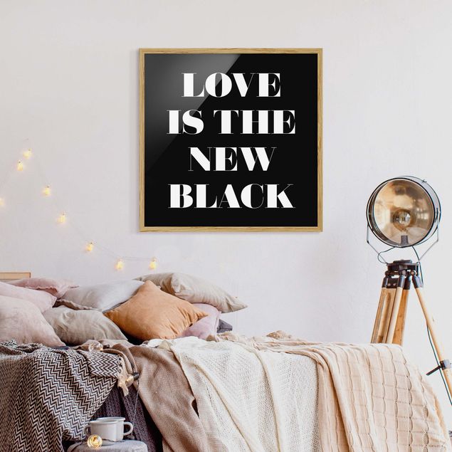 Tavlor med ram ordspråk Love Is The New Black
