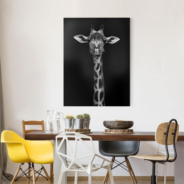 Canvastavlor giraffer Dark Giraffe Portrait