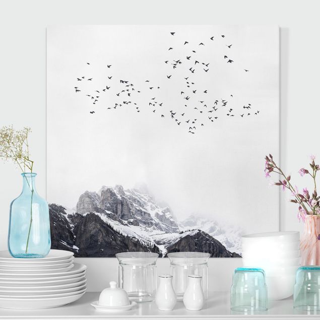 Kök dekoration Flock Of Birds In Front Of Mountains Black And White