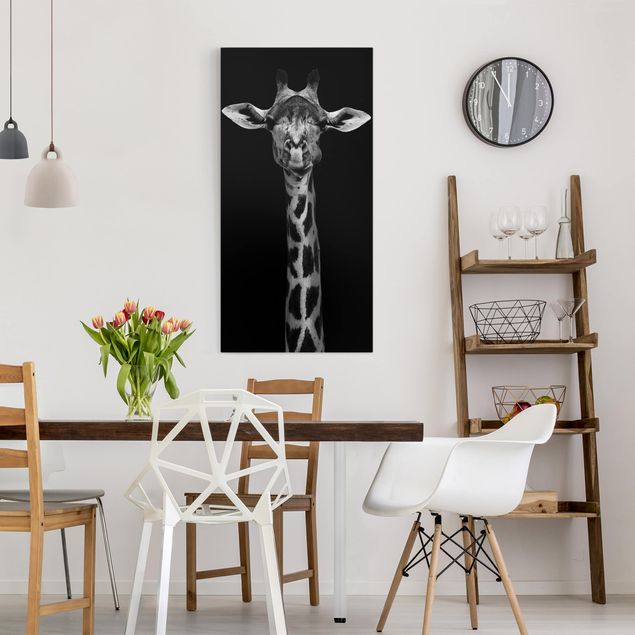 Canvastavlor giraffer Dark Giraffe Portrait