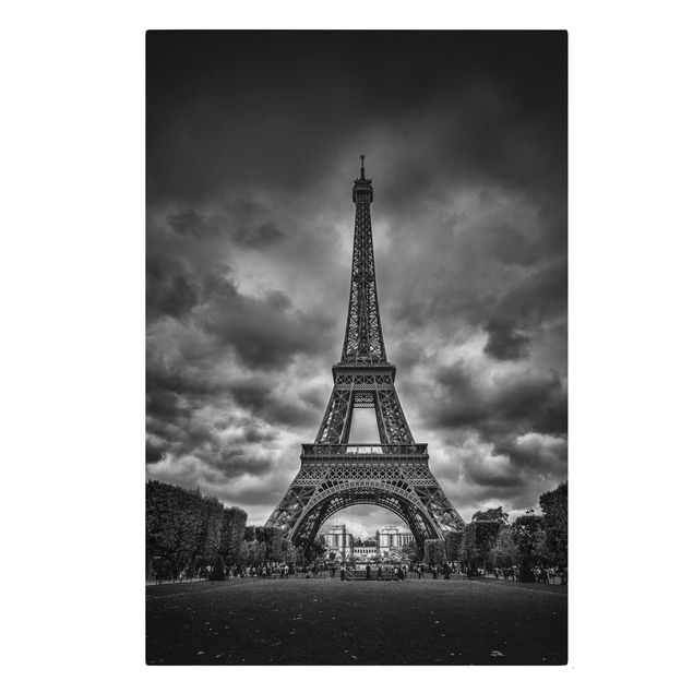 Canvastavlor svart och vitt Eiffel Tower In Front Of Clouds In Black And White