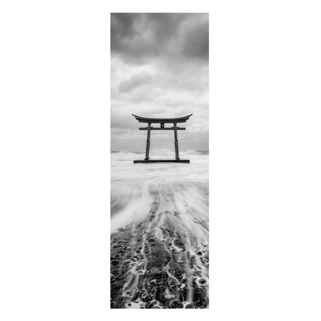 Canvastavlor svart och vitt Japanese Torii In The Ocean