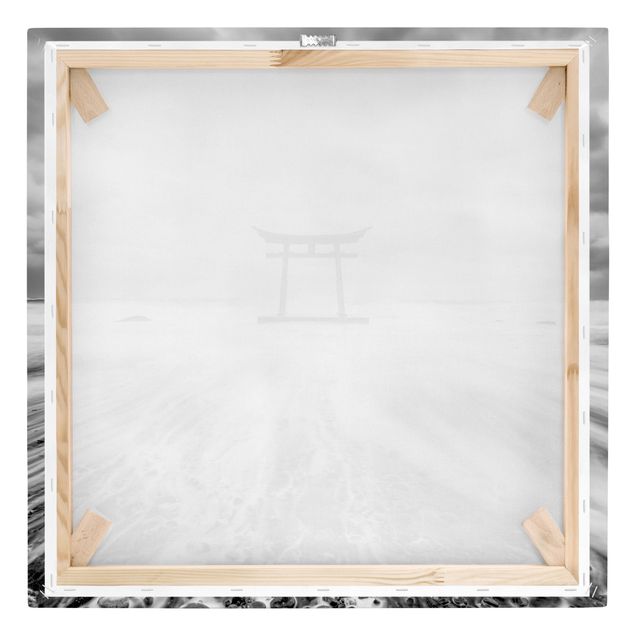 Tavlor svart och vitt Japanese Torii In The Ocean