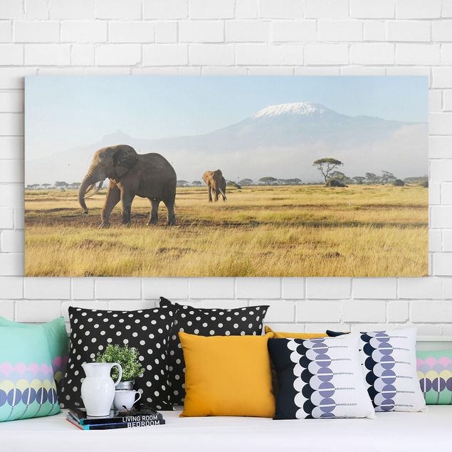 Canvastavlor elefanter Elephants In Front Of The Kilimanjaro In Kenya