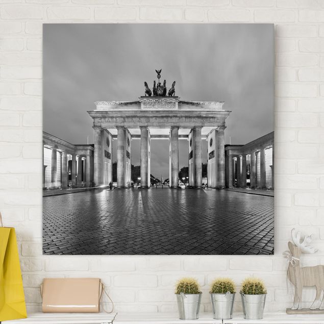 Tavlor Berlin Illuminated Brandenburg Gate II