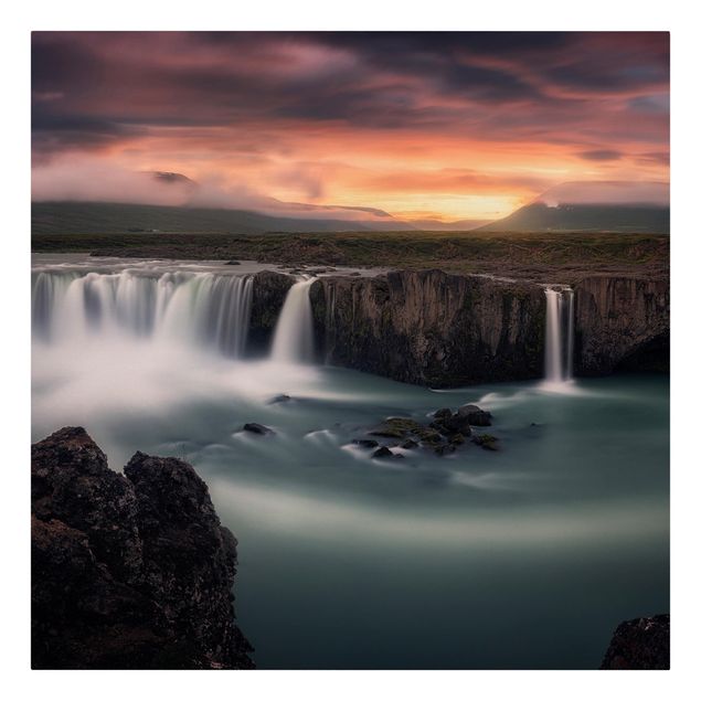 Canvastavlor landskap Goðafoss Waterfall In Iceland
