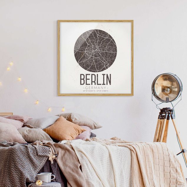 Tavlor med ram svart och vitt City Map Berlin - Retro