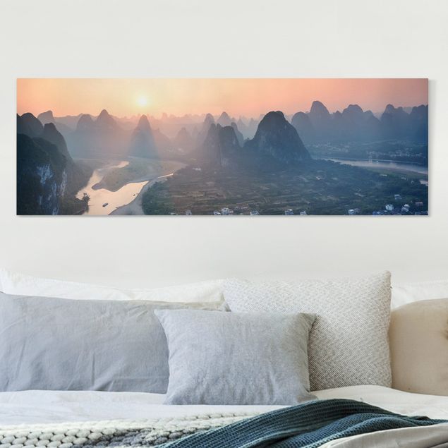 Canvastavlor bergen Sunrise In Mountainous Landscape