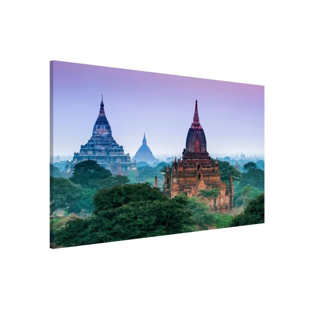 Tavlor Asien Temple Grounds In Bagan