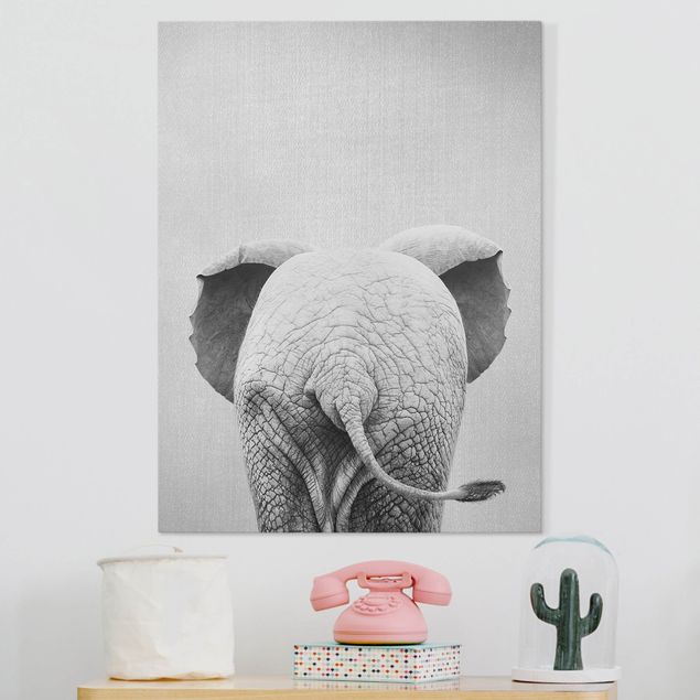 Canvastavlor elefanter Baby Elephant From Behind Black And White