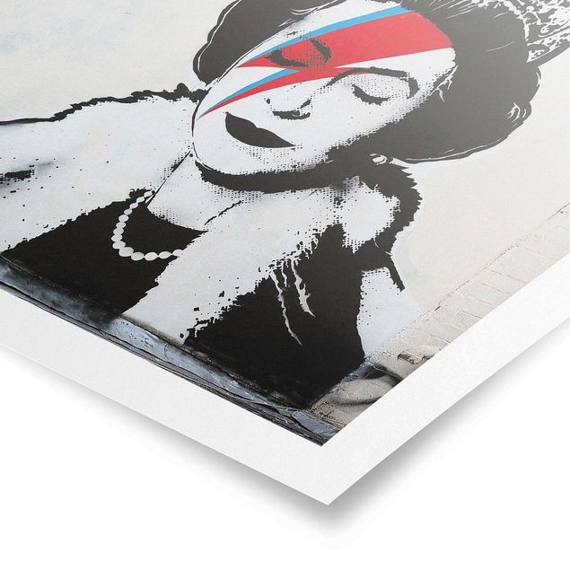 Tavlor Queen Lizzie Stardust - Brandalised ft. Graffiti by Banksy