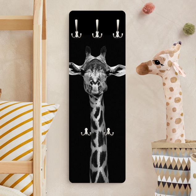Klädhängare vägg svart och vitt Dark Giraffe Portrait