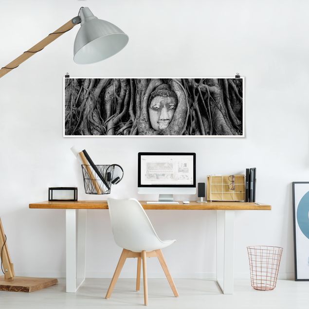 Posters svart och vitt Buddha In Ayutthaya Lined From Tree Roots In Black And White