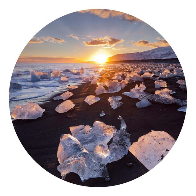 Fototapeter landskap Chunks Of Ice On The Beach Iceland