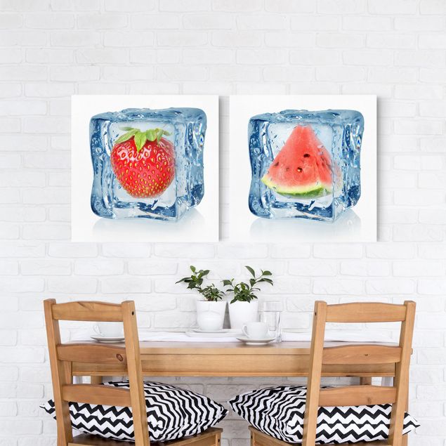 Canvastavlor grönsaker och frukt Strawberry and melon in the ice cube