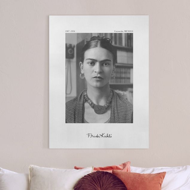 Konstutskrifter Frida Kahlo Photograph Portrait In The House