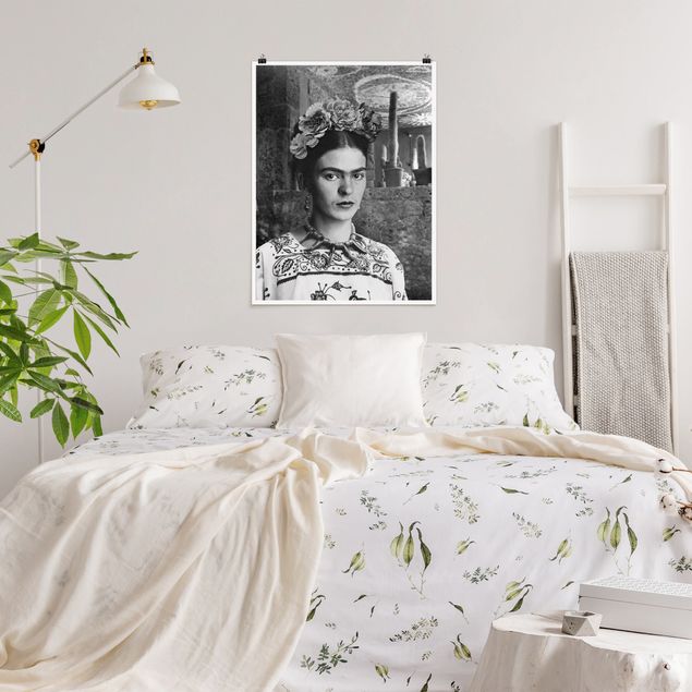 Posters konstutskrifter Frida Kahlo Photograph Portrait With Cacti