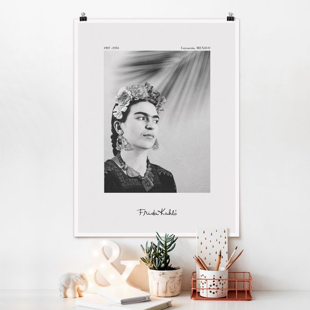 Konstutskrifter Frida Kahlo Portrait With Jewellery