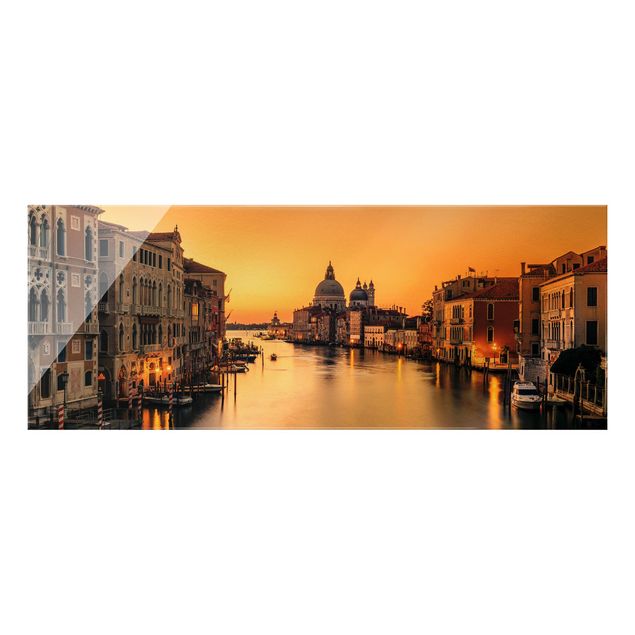 Glastavlor arkitektur och skyline Golden Venice