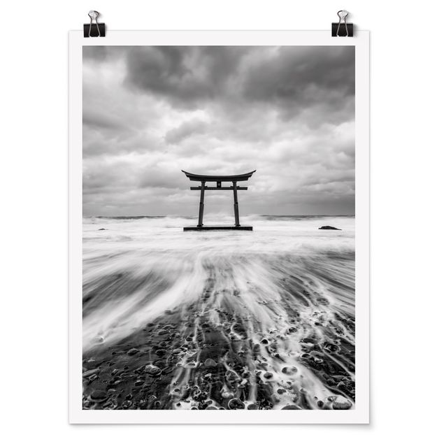 Posters svart och vitt Japanese Torii In The Ocean