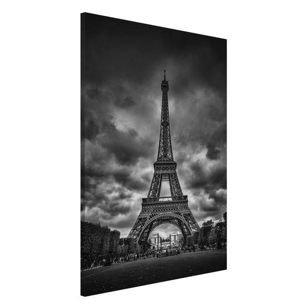 Kök dekoration Eiffel Tower In Front Of Clouds In Black And White