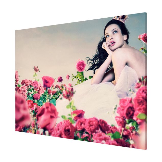 Tavlor blommor Woman In The Rose Field