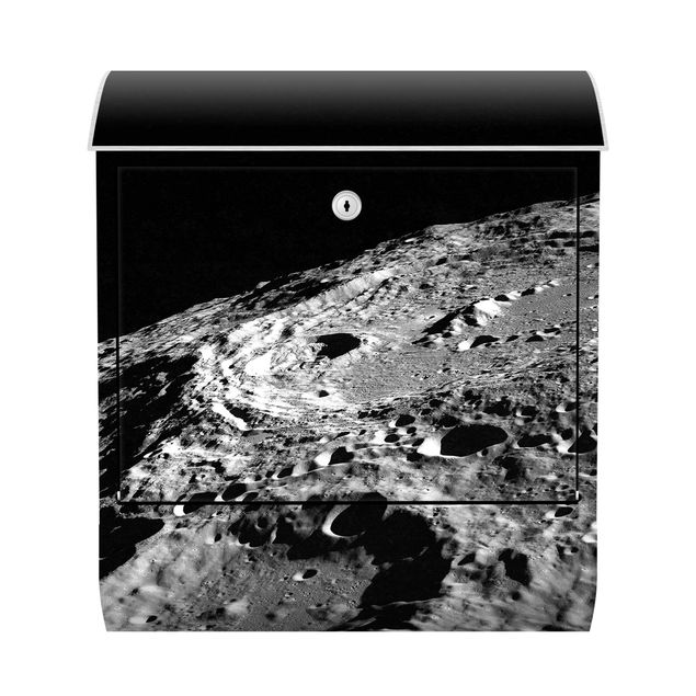 Brevlådor landskap NASA Picture Moon Crater