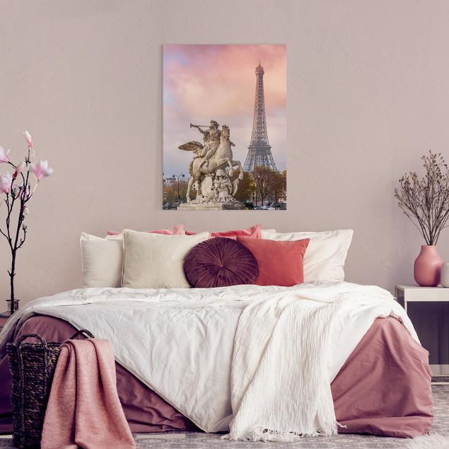 Canvastavlor Arkitektur och Skyline Statue Of Horseman In Front Of Eiffel Tower