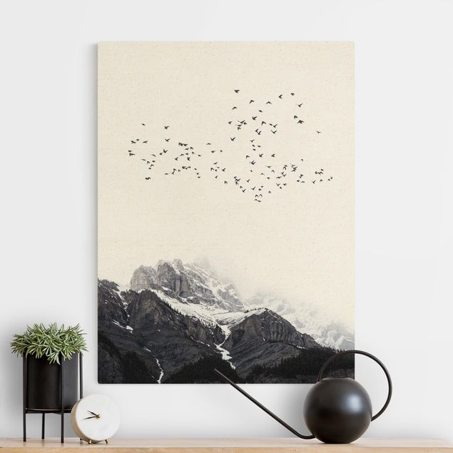 Kök dekoration Flock Of Birds In Front Of Mountains Black And White