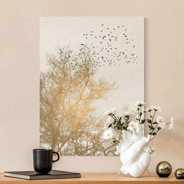 Canvastavlor fåglar Flock Of Birds In Front Of Golden Tree